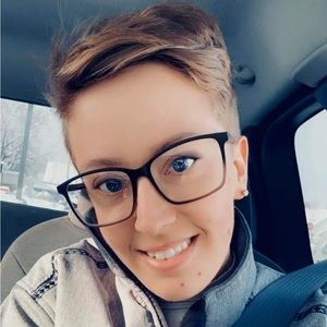 Meet your Posher, Amber